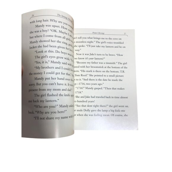 Strange Museum Hooked on Phonics Book Set of 4 Chapter Books Children Reading - Picture 6 of 9